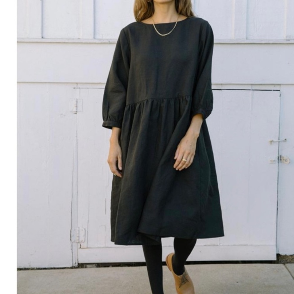 Tradlands Nova Black Midi Dress Size Small